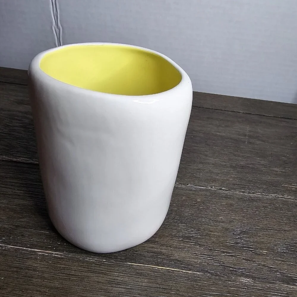 NWT Rae Dunn Artisan Hello Spring Mug Yellow Inside Magenta 2021 Farmhouse